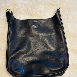 SOCIAL THREADS VEGAN BAG Black color  Strap not included  12.5x12x3 Front pocket